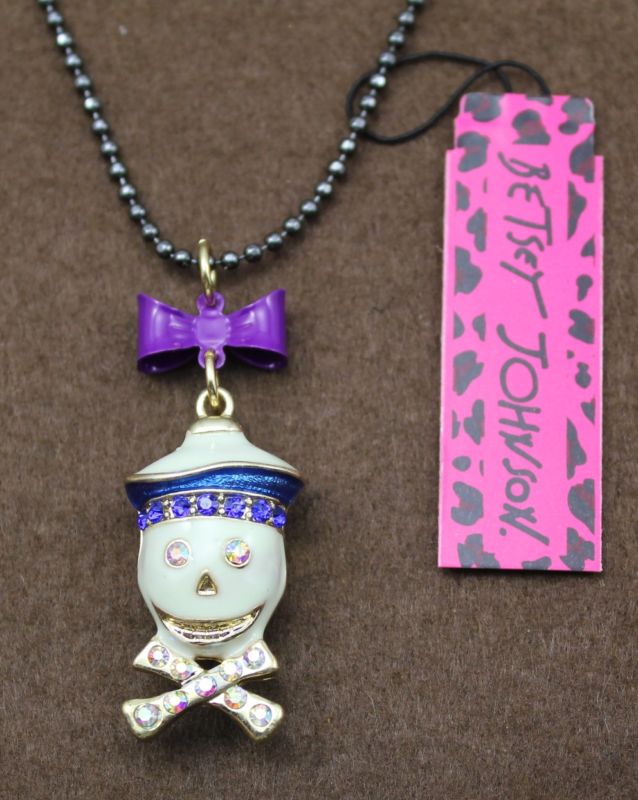 ����� �� Betsey Johnson