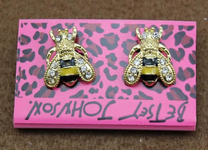 ������ �� Betsey Johnson